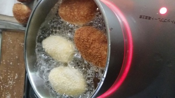 カレーパンも作りました。