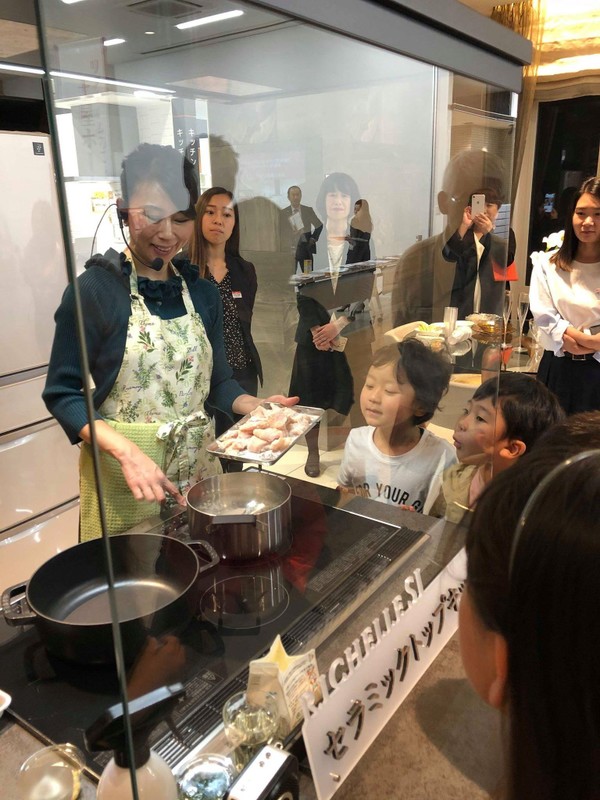 LIXIL札幌ショールームにてお子さまも興味深々♪