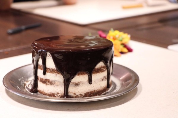 ネイキッドケーキ～グラサージュで大人な雰囲気～