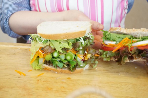 パンド・ミーのレッスンでは
旬野菜でわんぱくサンド！