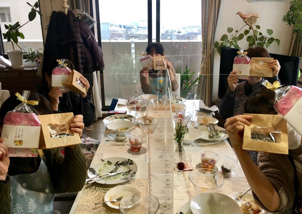 先着30名の生徒さんに心ばかりのお年賀^ ^