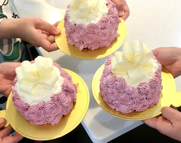 紅茶とカシスのアニバーサリーケーキ🎂