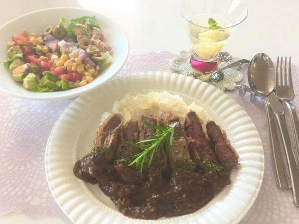 ルウから作る本格的ビーフカツカレー