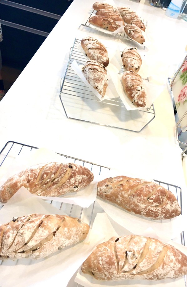 レーズンと黒糖のライ麦パン。パンレッスンも定員3名です。