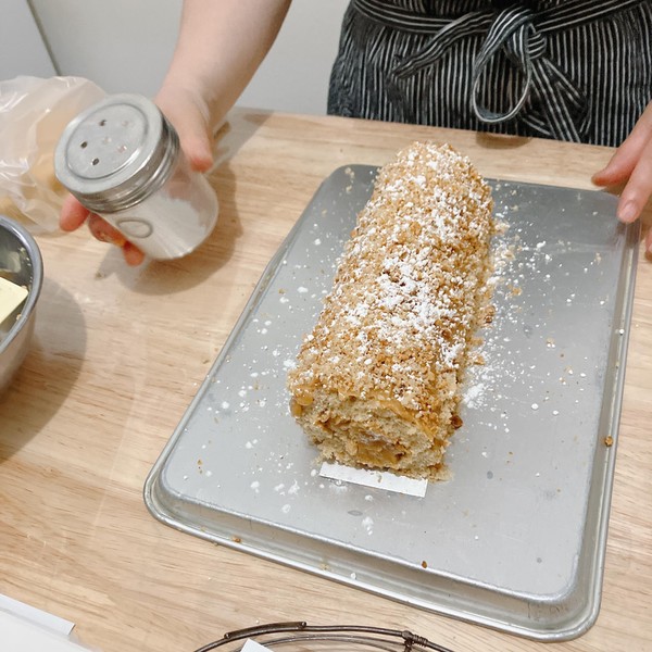 5月　ピーナッツのロールケーキ