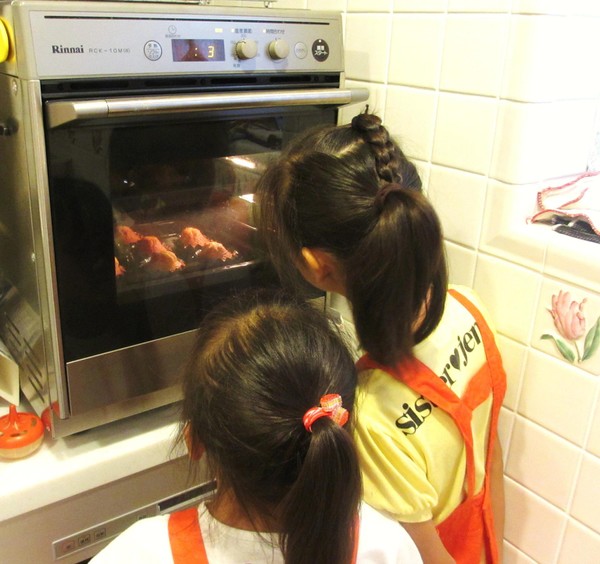 夏休みに「キッズクッキング」自由研究の宿題です。
