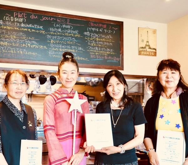 開校１０周年記念パーティー認定証授与式（我孫子レストラン）
