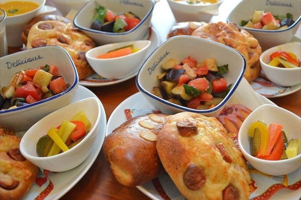 紅茶のクリームパン、ポテトフォカッチャの名コンビ！