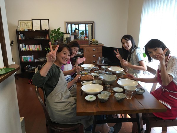 グループレッスンも受付しています☆教室のあとは女子会に・・