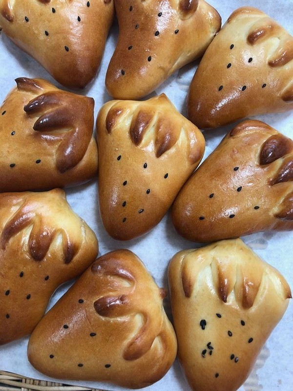 たっぷりいちごジャムのいちごジャムパン