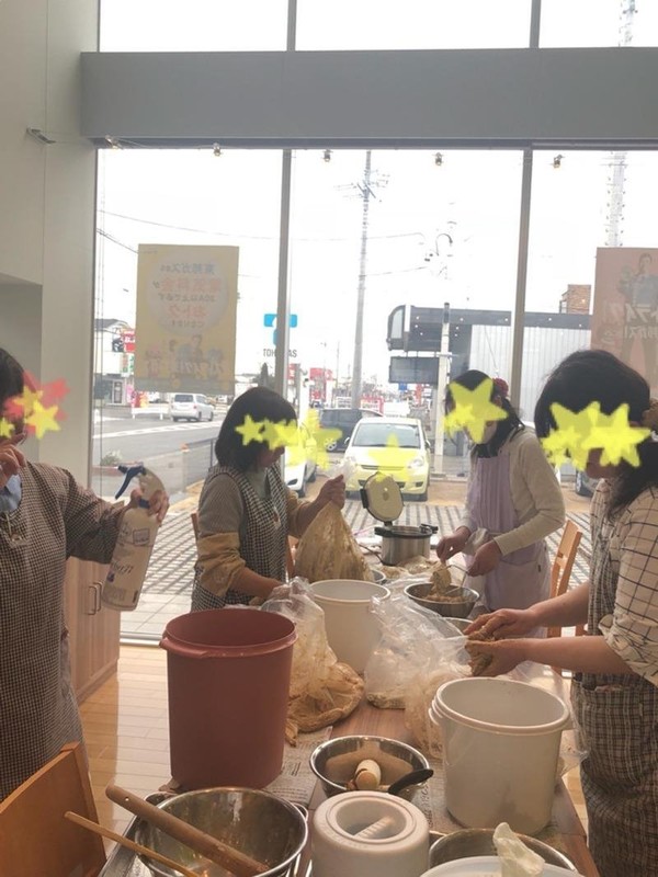 味噌仕込みは皆でワイワイ仕込むのがいいですね♪
