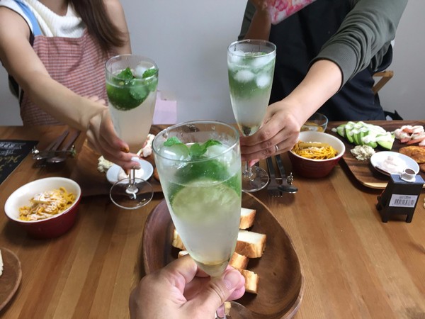 ご試食タイムでは
お疲れ様のかんぱ～い！