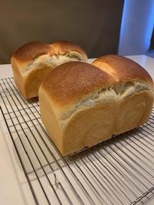 国産小麦のもちもち生地。ホシノ酵母の食パン