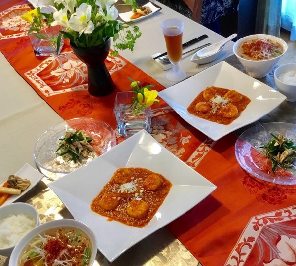 鶏ガラだしで中華料理！