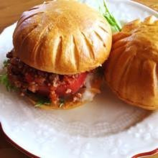 ママクラスでは、1回につき1種類のパンを焼いています。