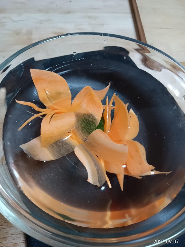 人参の蝶々飾り切り