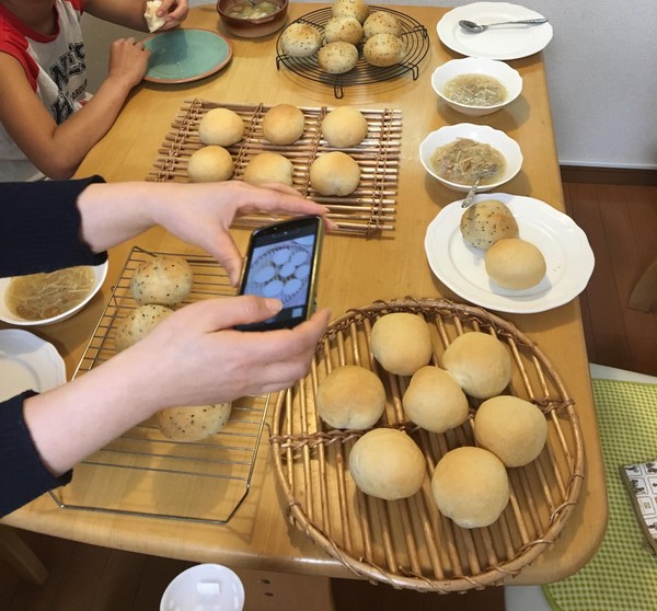 焼きあがったパンをパチリ。