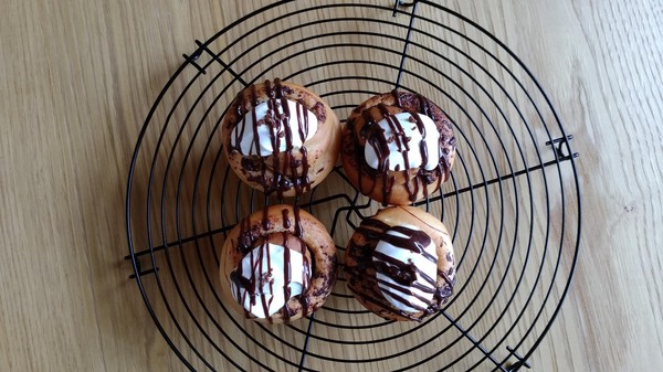 バレンタインのチョコロールパン