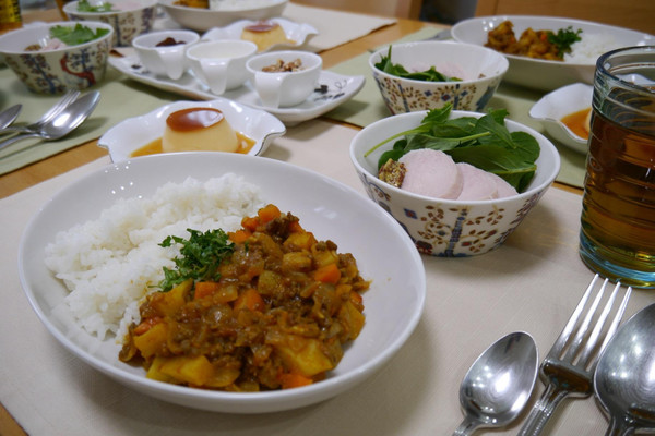 2017年9月　洋食
夏の暑さに負けない！
ドライカレー