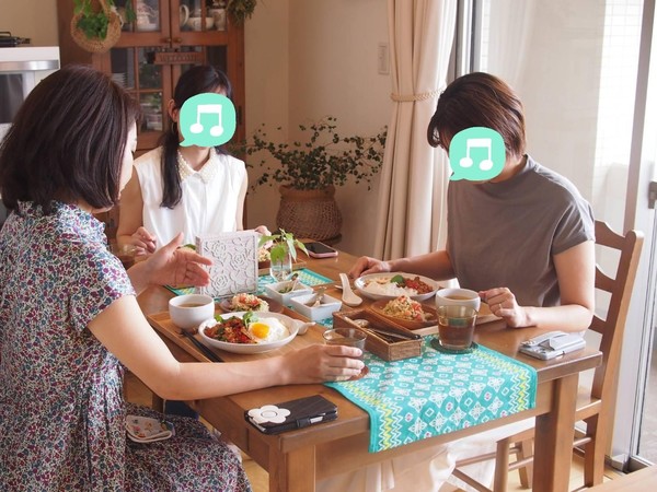 お楽しみの試食タイム♪会話もどんどん弾みます！