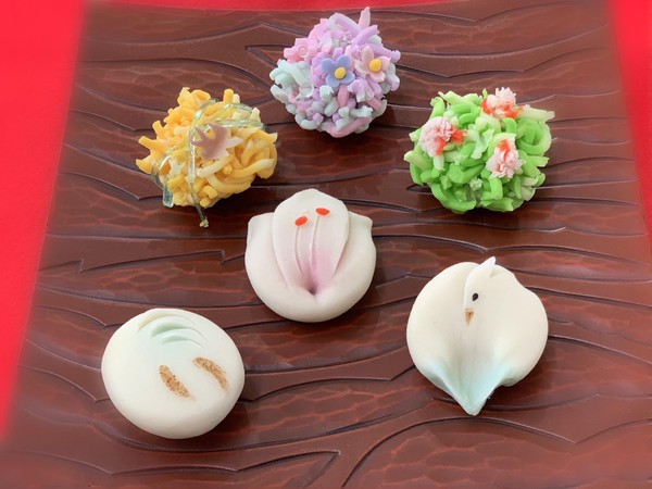 薯蕷練切手形菓子