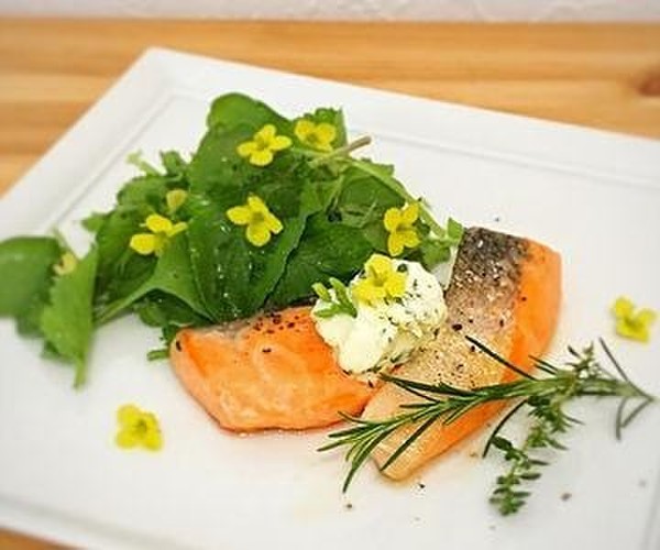 Menu A- 
サーモンの香草焼き 