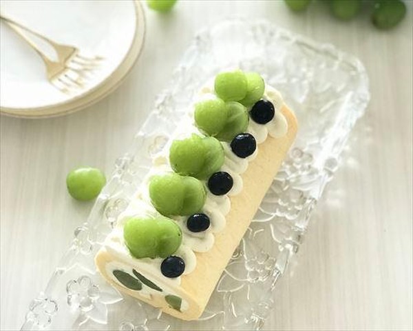 シャインマスカットロールケーキ

