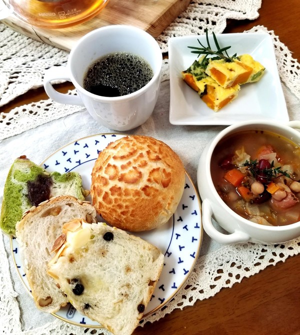 変わり種ミニ食パンとフロマージュよ(o^－^o)