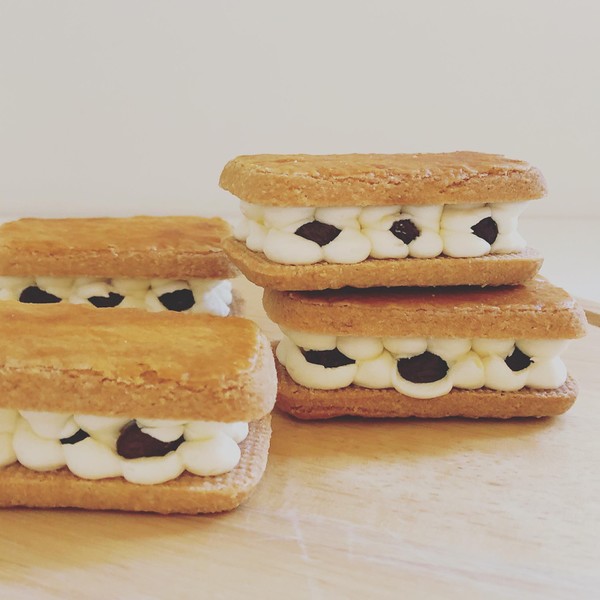レーズンバターサンド