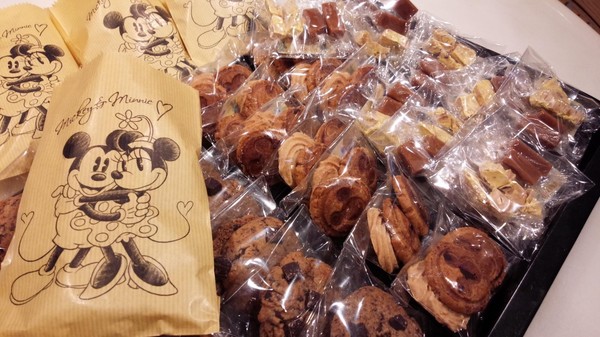 焼き菓子の特別レッスン。お世話なった方への贈り物。素敵。