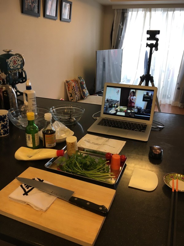 こんな感じでオンラインレッスンさせて頂いております。