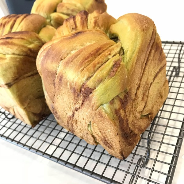 抹茶あんこ折込食パン