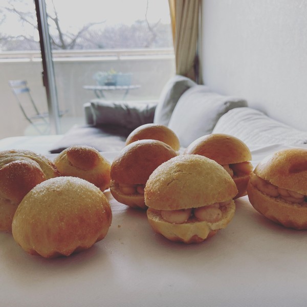 イチゴクリームのブリオッシュ