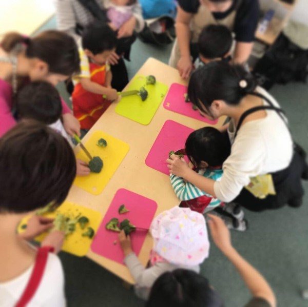 親子クッキングでママと一緒に楽しくお料理体験！