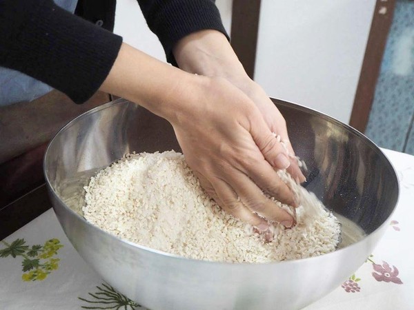 味噌仕込みや無添加コーラレッスン等、大人のみのレッスンも人気