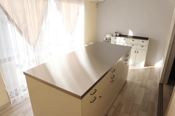 生徒の皆様に実習してただくお部屋です