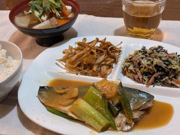 ＤＨＡ満点サバの味噌煮レッスン。いろいろ食材出からだ喜ぶ。