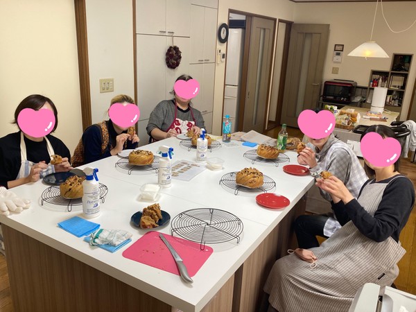世代が違っても発酵中、焼成中には楽しくお喋り(*^_^*)