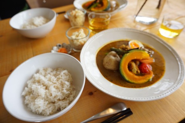 塩麹鶏とスパイスから作る本格スープカレーと発酵おかず