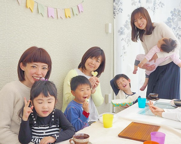 親子レッスン　季節のいい時は、サンルームにて♡