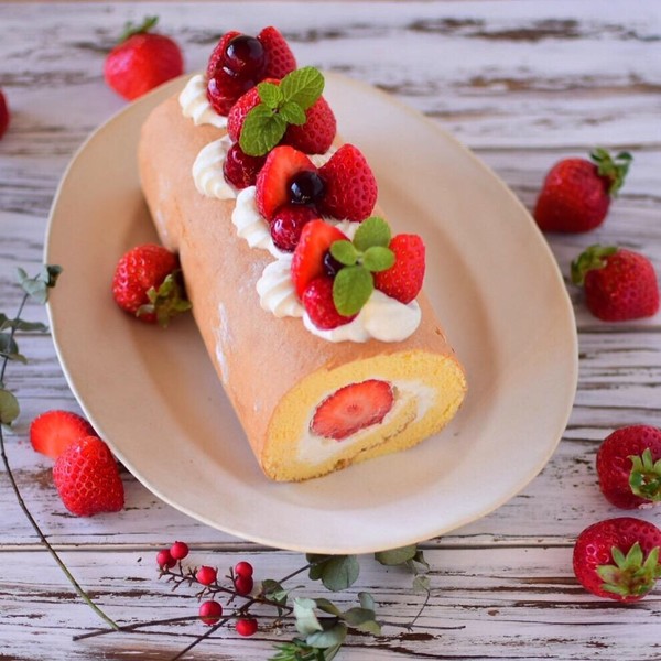 イチゴのロールケーキ
