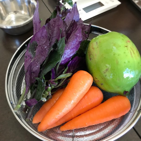 沖縄ならではの食材もご紹介していきます！