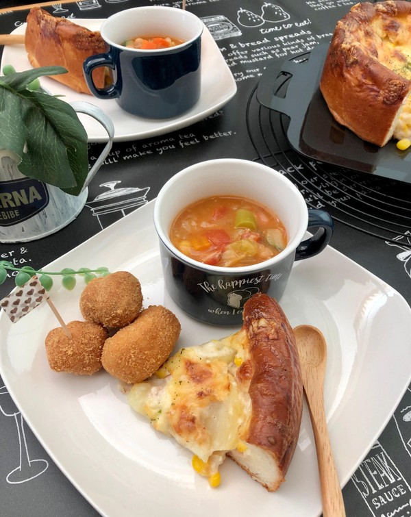 グラタンパンの試食風景〜