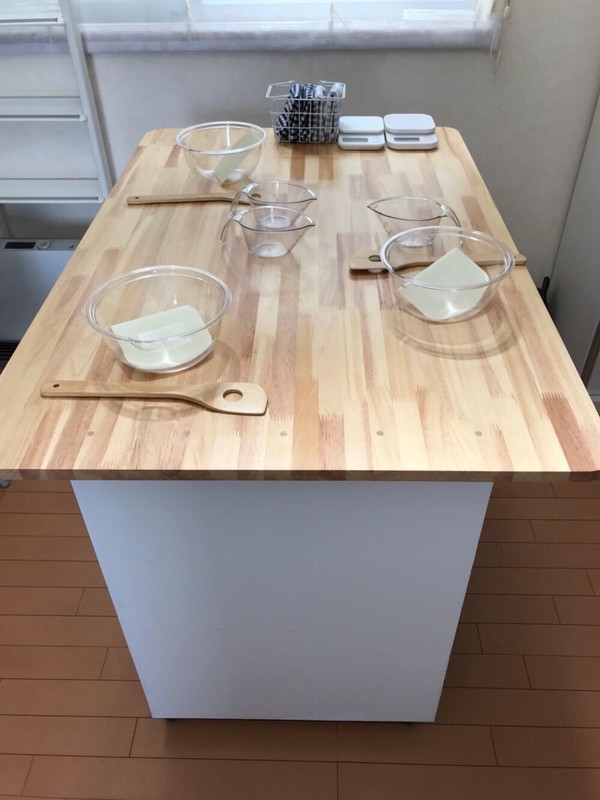作業台はシステムキッチンの高さなので 腰への負担がありません