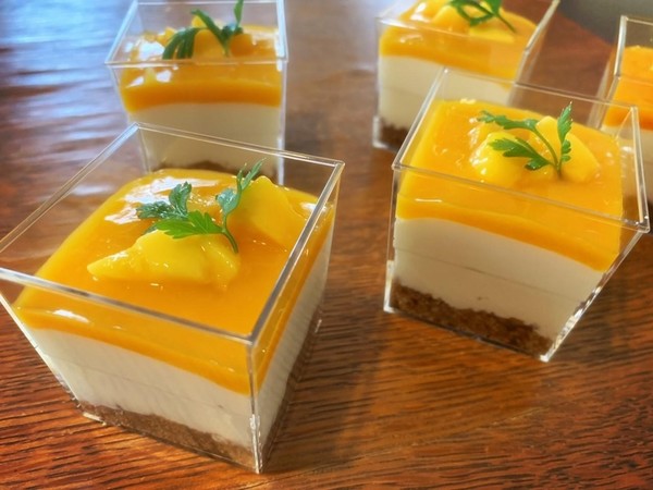 マンゴーレアチーズケーキ