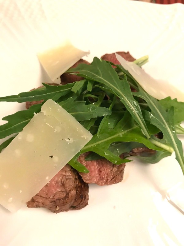 牛肉のタリアータ