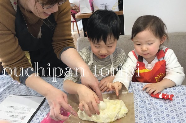 ママと一緒にできるおうちパン