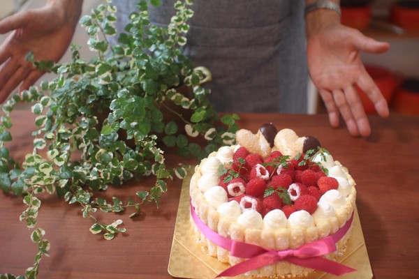 華やかな「シャルロット・ケーキ」もお見事です♡生徒様作
