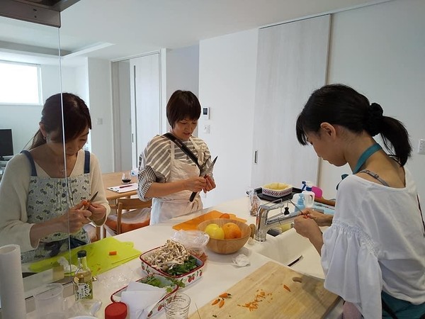 お喋りに花が咲いてレッスンはあっという間です^ ^①