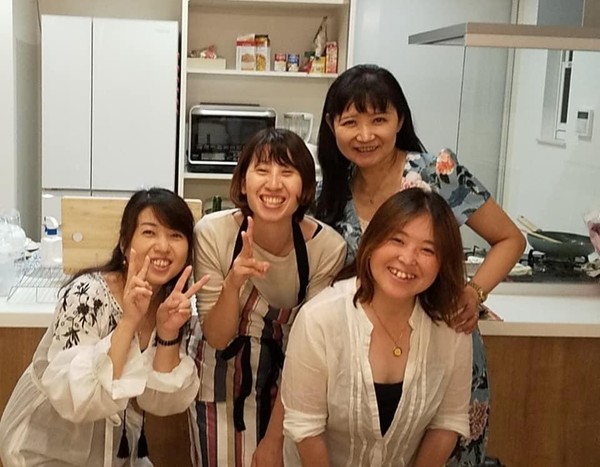 生徒さんの笑顔がとっても素敵ですね^ ^